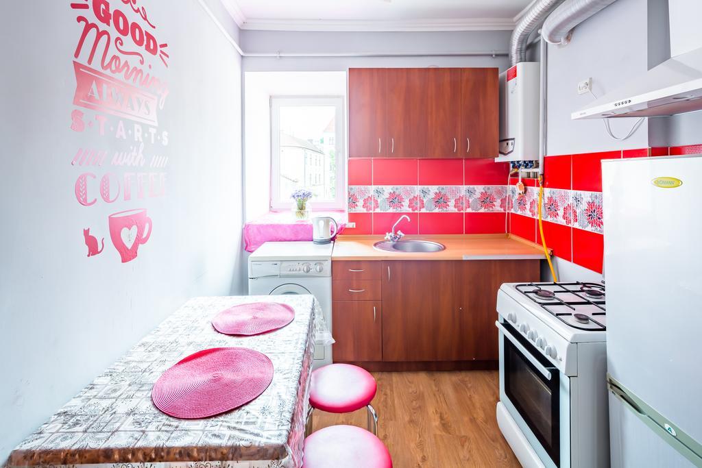 Rainbow Apartment Near Rynok Sq 利沃夫 外观 照片